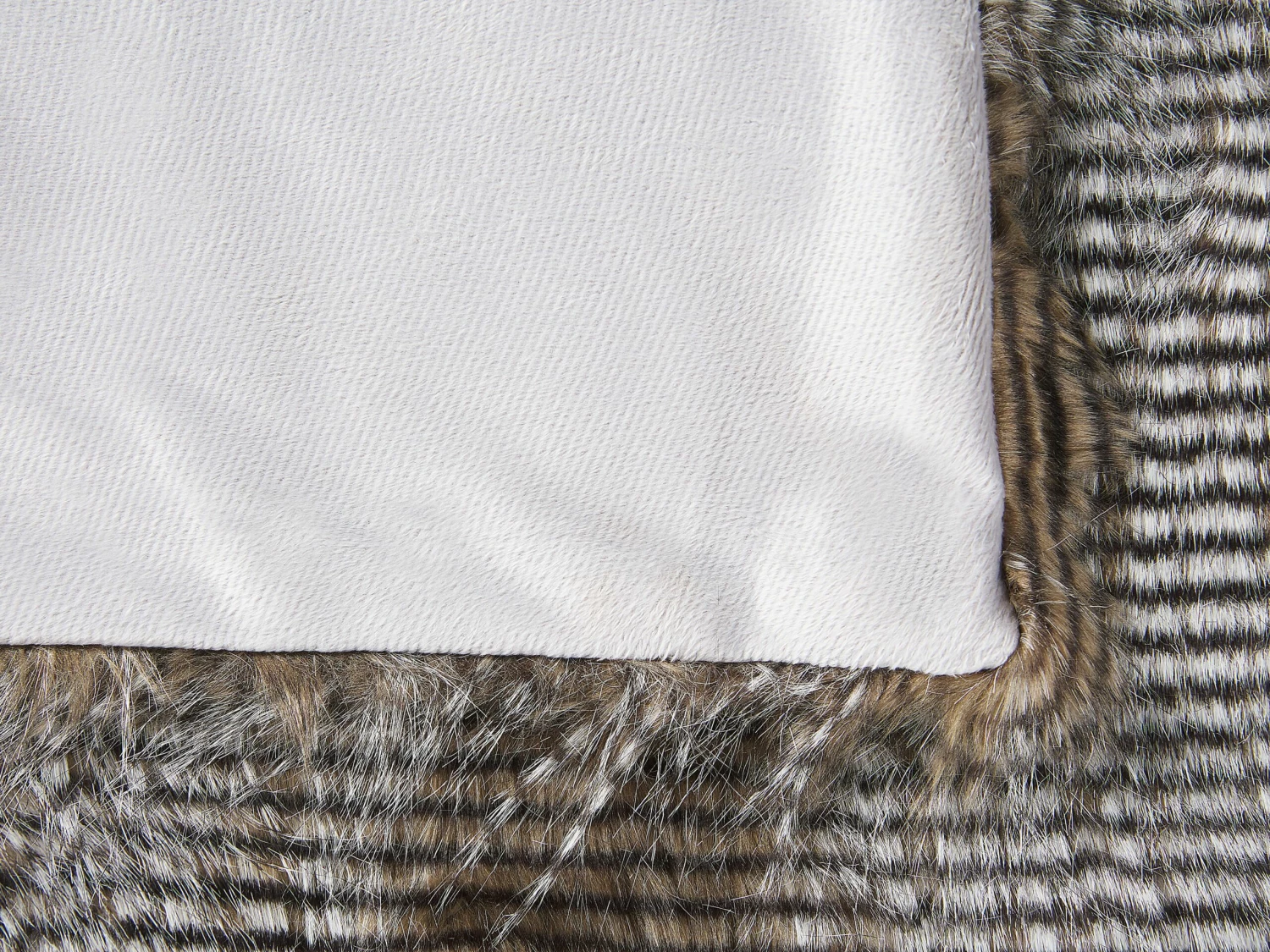 Blanket Brown And White ASDAD Various Sizes 4 Blanket Brown And White ASDAD Various Sizes - Image 4