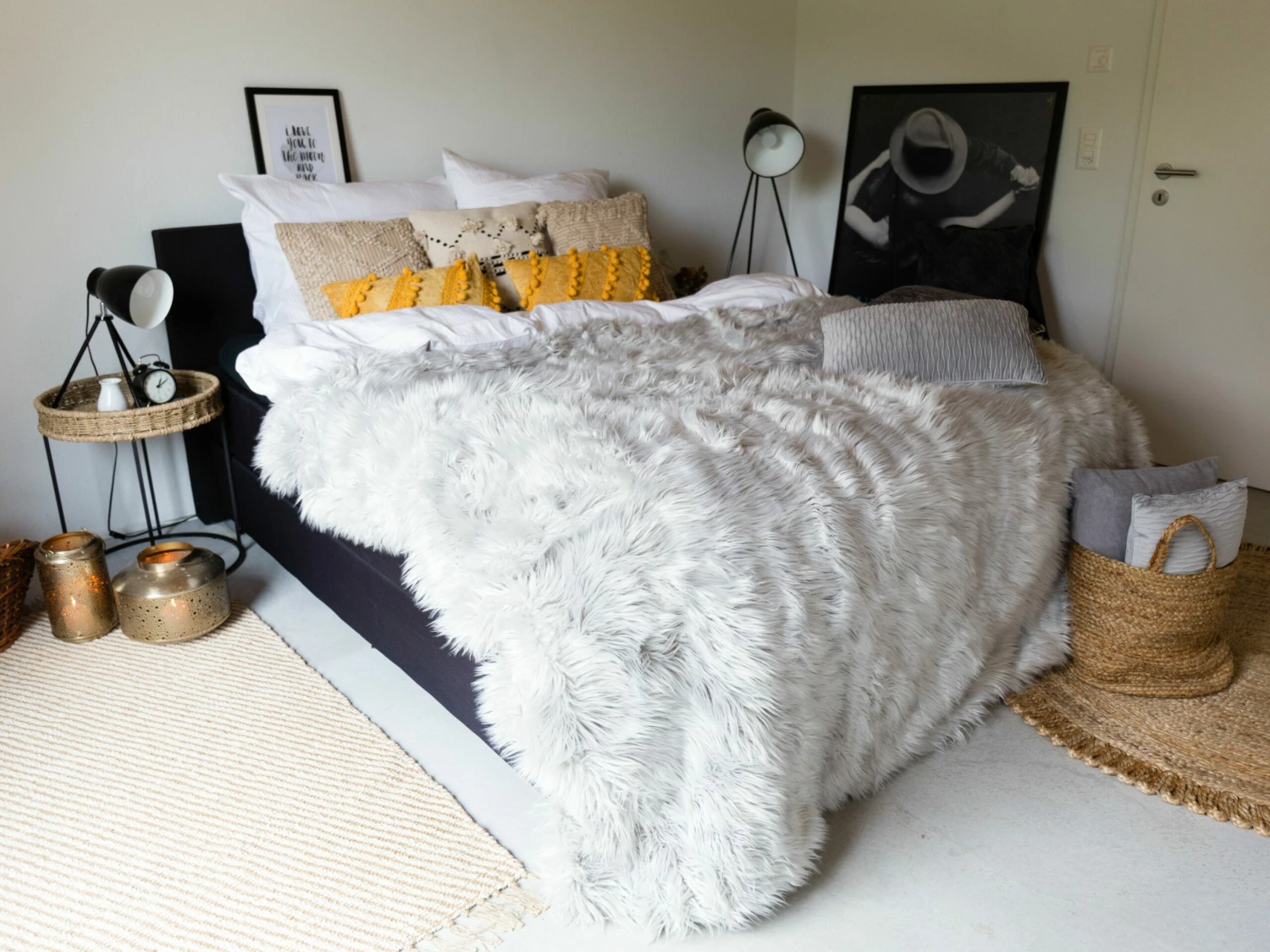 Faux Fur Bedspread Light Grey DELICE Various Sizes - Image 5